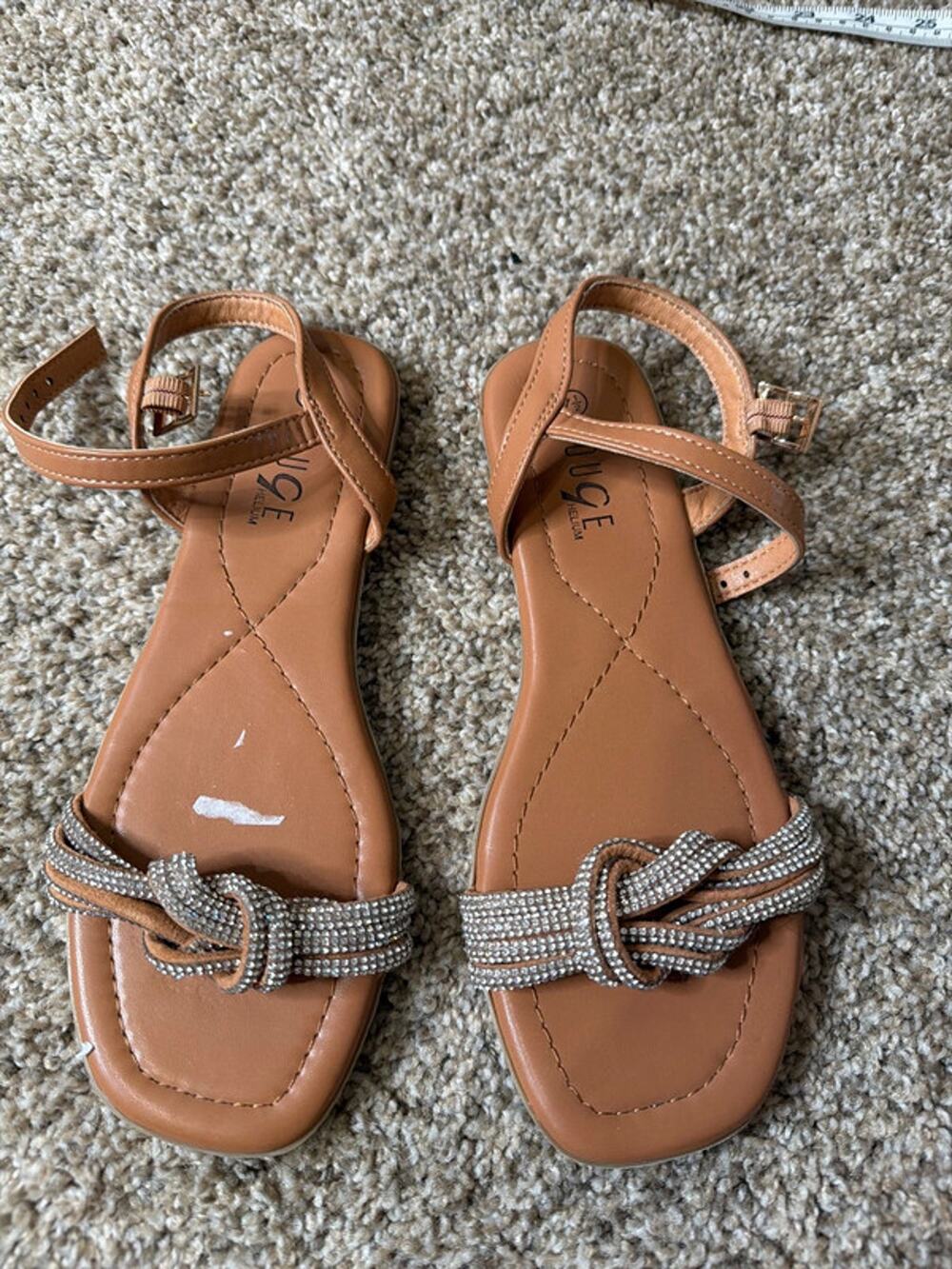 3 for $9 Rogue NWT not front rhinestone sandals 7.5 464